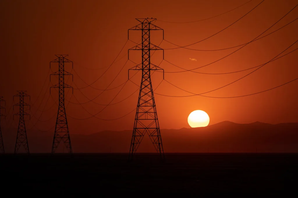 California restringe los cortes de servicios públicos