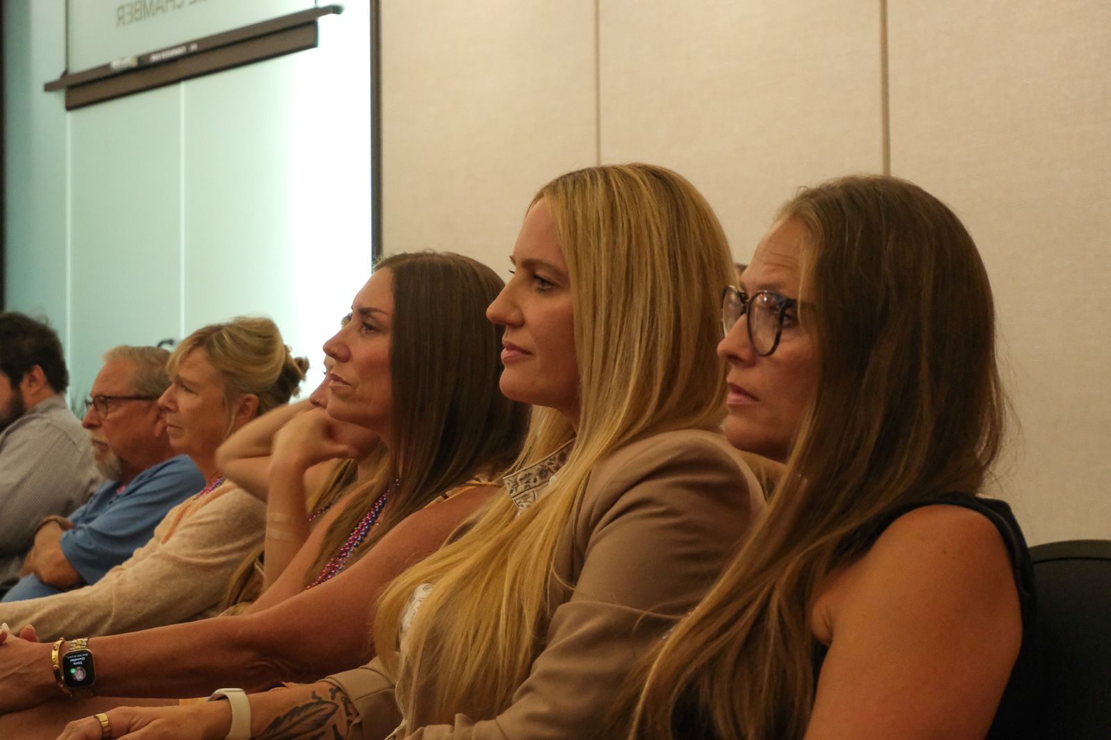 Divided City Council approves city manager hire