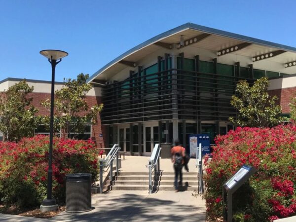 'Encuentra a tu aliado' ayuda a universitarios de California