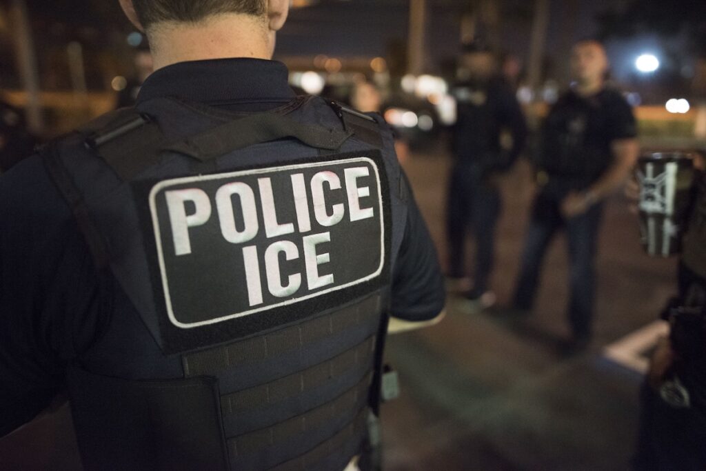 ICE detiene un trabajador de la construcción